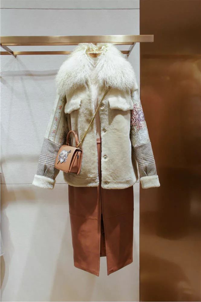 红红火火恍恍惚惚的意思是什么,红红火火恍恍惚惚是什么意思