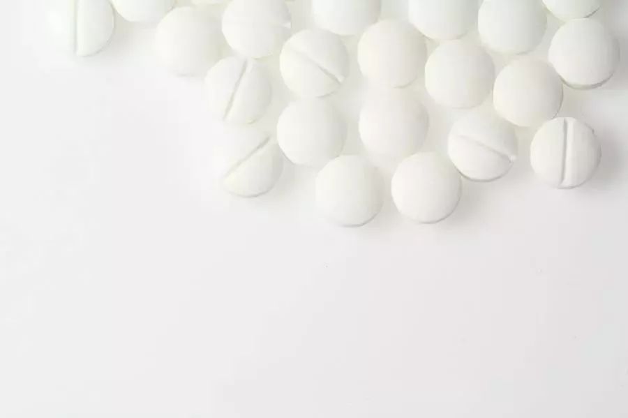 提醒药盒上有这7个词慎用慎买,家用药盒常备药