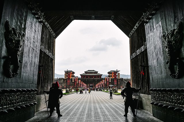 春节横店影视城门票价格表,横店影视城春节免费游玩