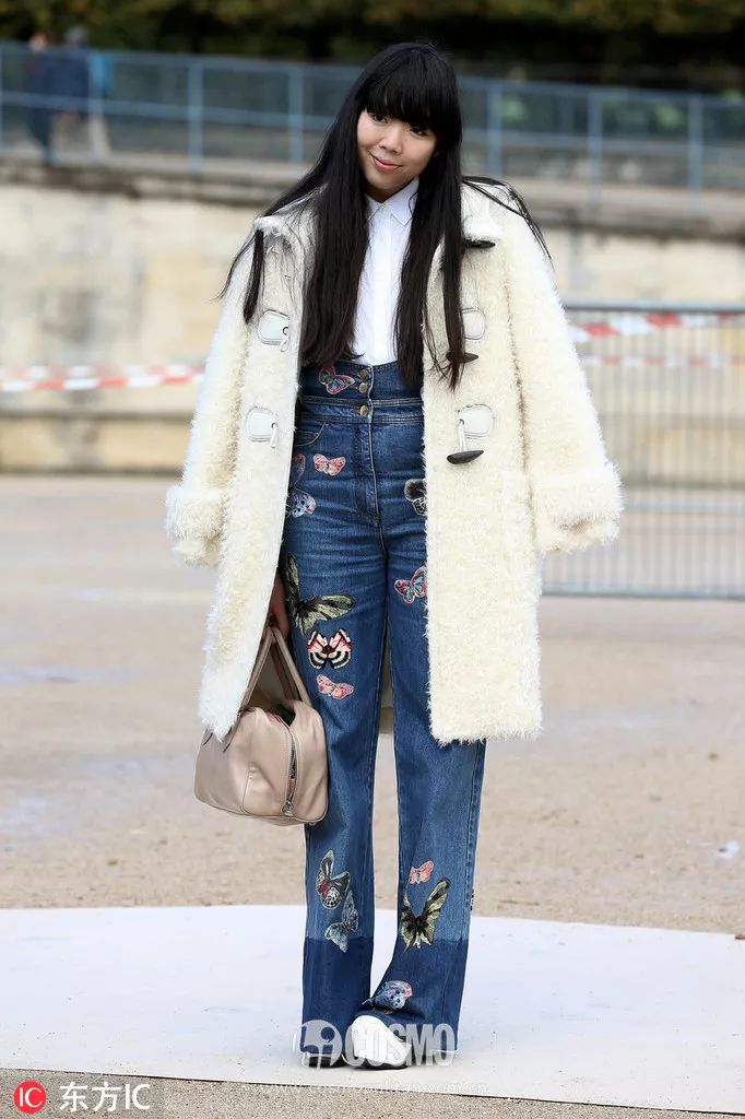 我没有年轻10岁的药，但马思纯这件“少女感”可以