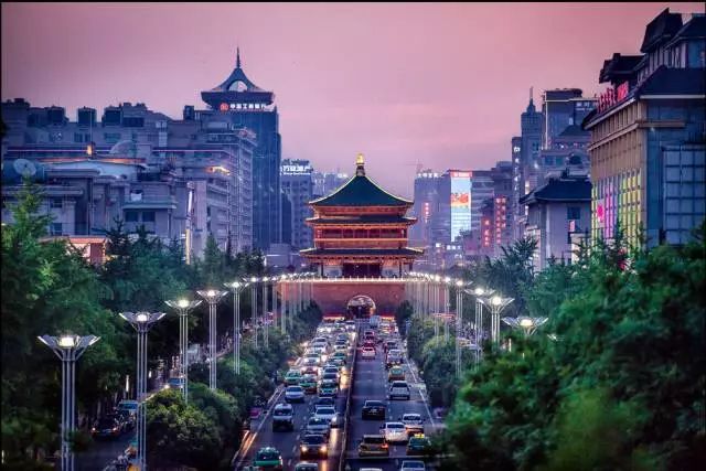 就在刚刚，传来一份近千万西安人的年度总结，内容过于真实……