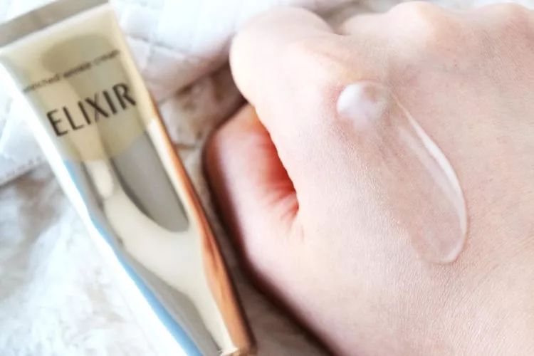 怡丽丝尔水乳日本和资生堂的区别,资生堂的怡丽丝尔适合什么年龄