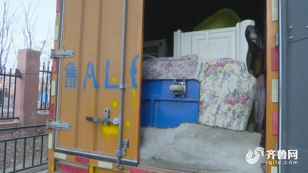 女子找搬家公司却引来大货车,女子找搬家公司搬家却被要求加价