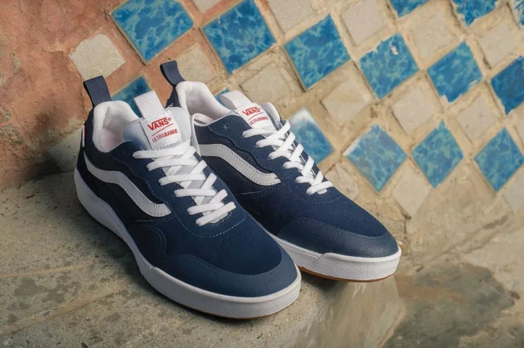 vans运动系列ultrarange,vans黑红配色经典版