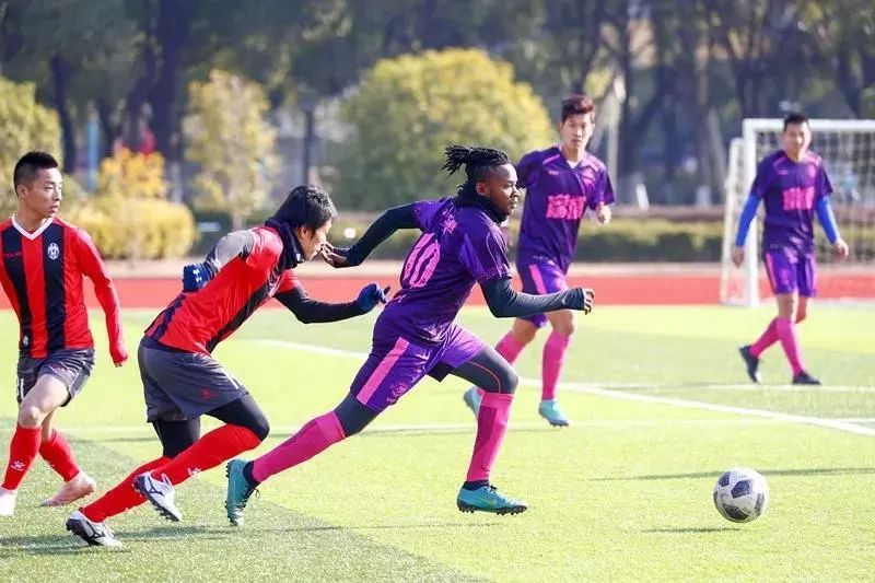 中超冠军上港竟和崇明这么有渊源？让我们为崇明足球代言