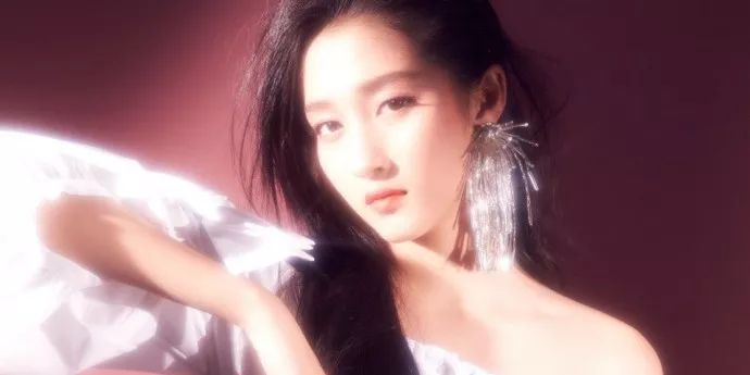 被化妆品毁掉的中国女人,正在被口红毁掉的女人