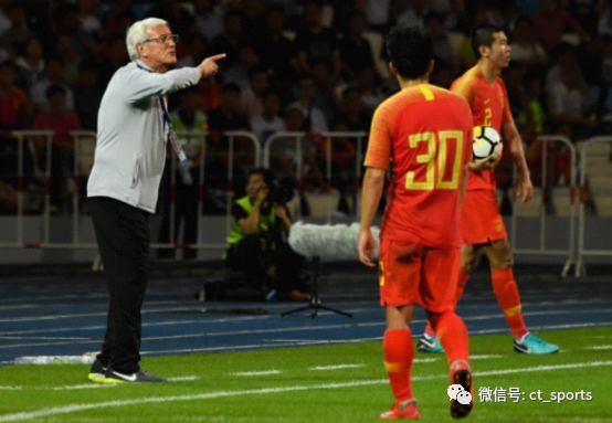“束”手就擒，足球“权”军覆没？先看看今晚国足权健帮的表现吧……