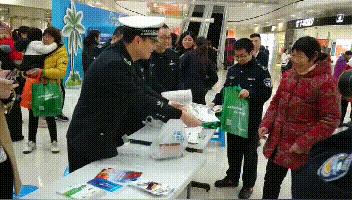 今天，北仑银泰城热闹了！