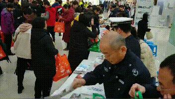 今天，北仑银泰城热闹了！