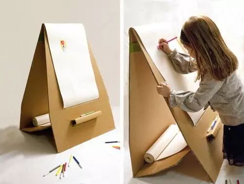 幼儿园教室立体大纸箱创意,用纸箱做教室可以让布娃娃住进去