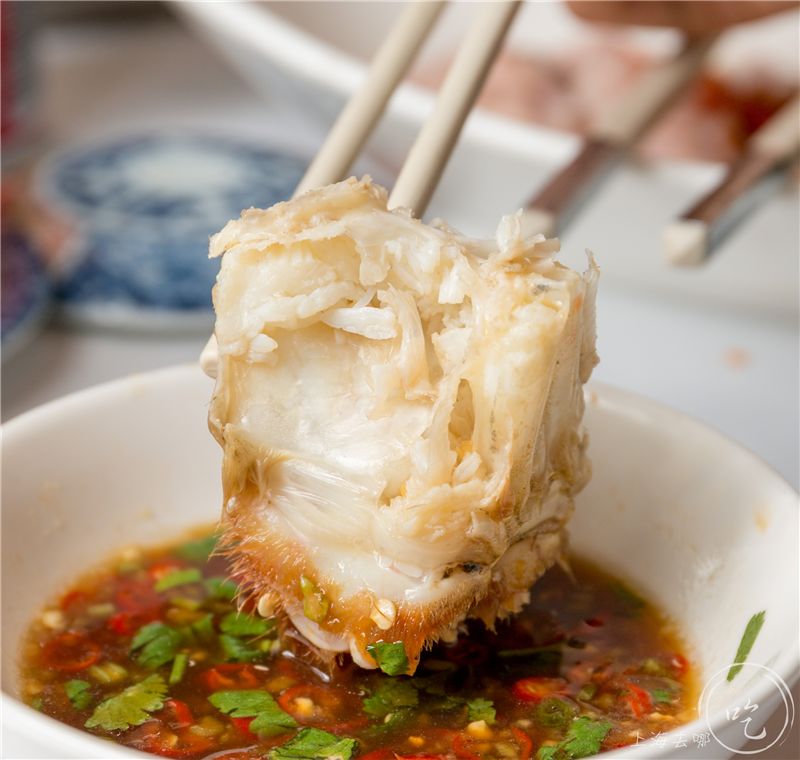 坐拥150㎡私家花园的火锅店，竟然还配空姐服务！