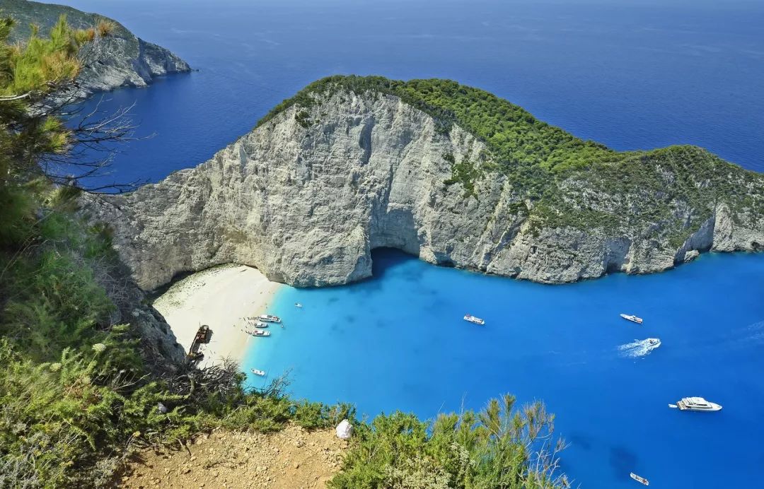 知乎高赞：这9个国家人少景美，而且还巨实惠