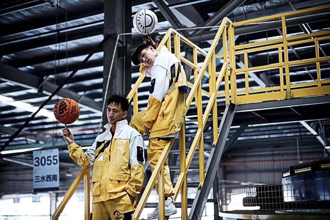 李宁跟nike联名鞋,德邦和李宁联名出运动服