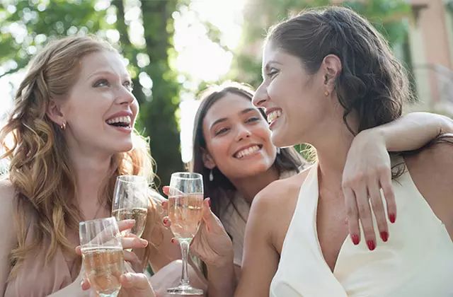 如何优雅的开起泡酒,怎么开起泡酒用开瓶器