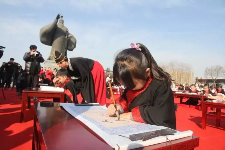 开笔礼｜家有萌娃的家长们，华商报小记者寒假活动专属邀请函，请查收！