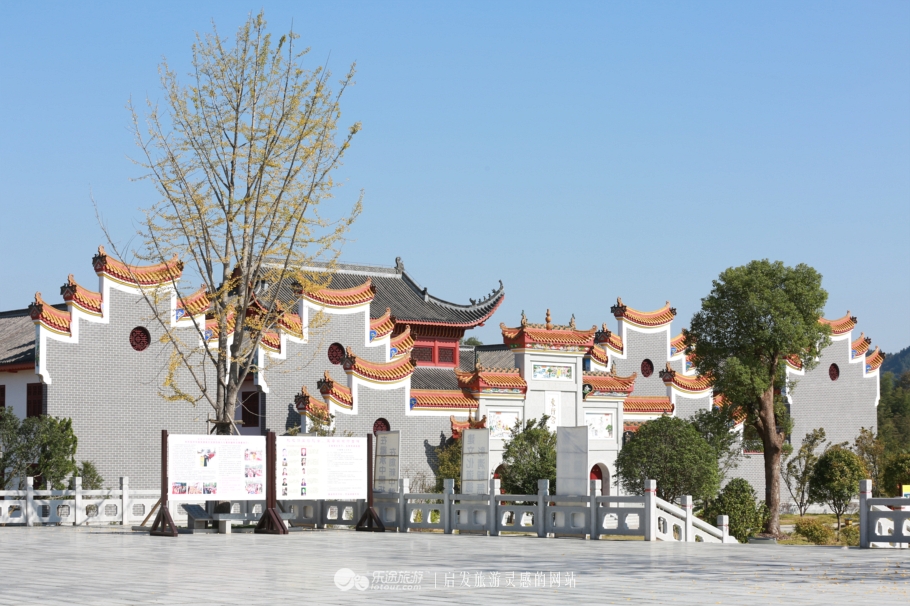 心中都要有属于自己的桃花源,我们终将抵达自己的桃花源