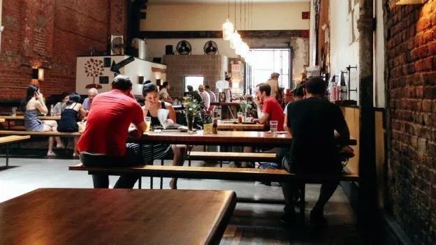 为什么一般人都喜欢去咖啡店学习,为什么很多人喜欢去咖啡馆工作