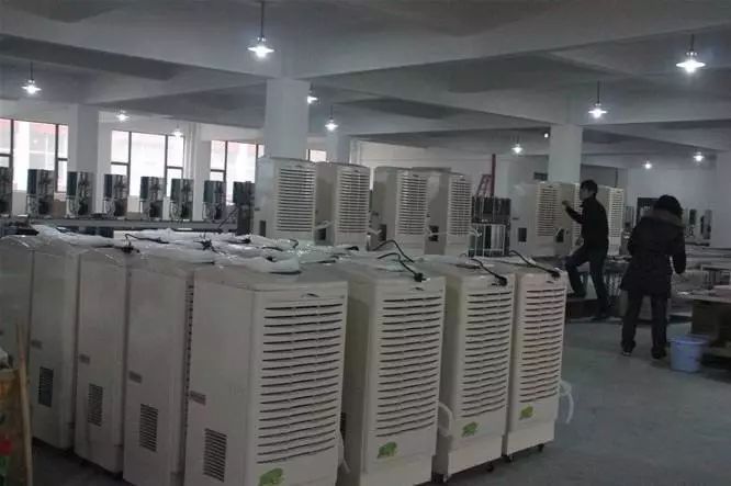 团购返场｜皮衣发霉、真丝变黄，除湿器帮你救活几万块的衣裳