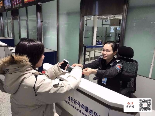 2018年春运飞机安检,直击春运首日广州白云机场傍晚