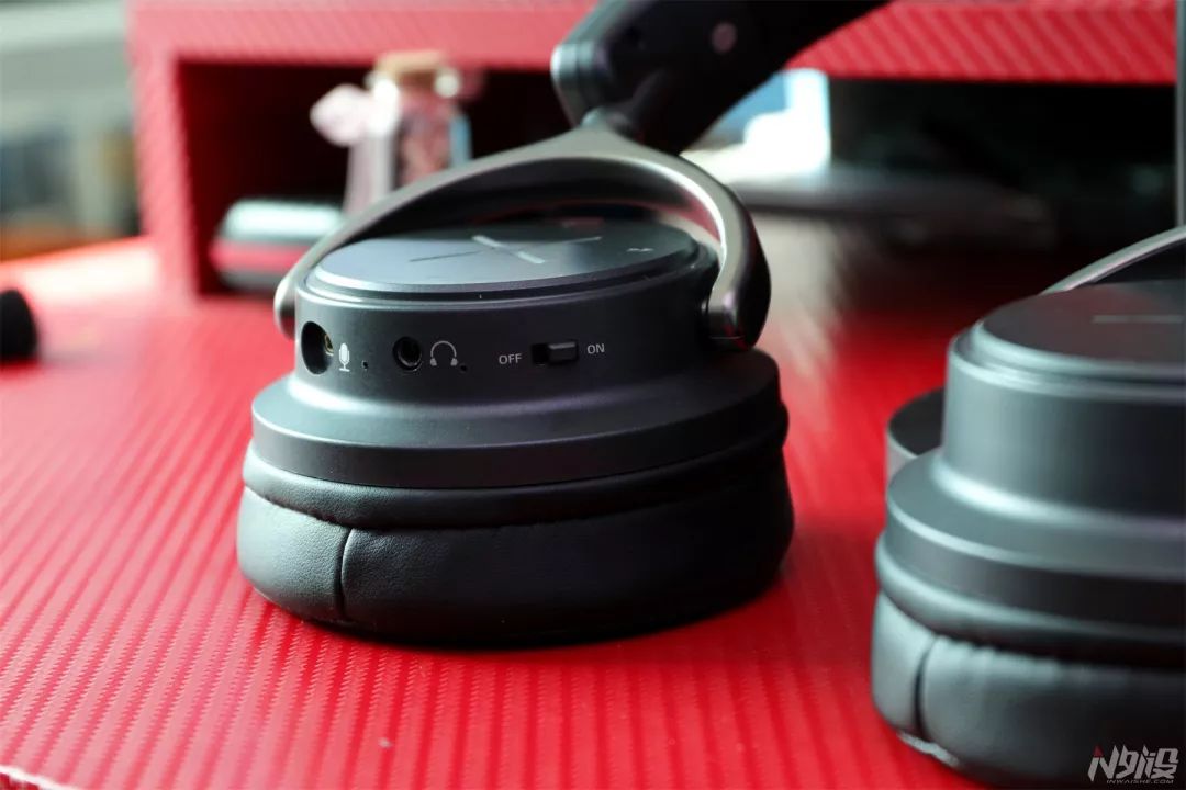 一千以内外设三件套,一千左右的全套外设