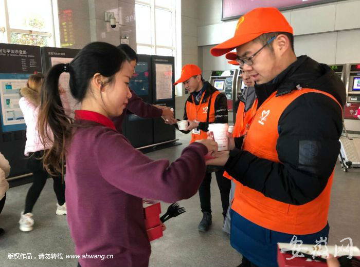 送上爱心物资传递温暖关爱,池州传递正能量