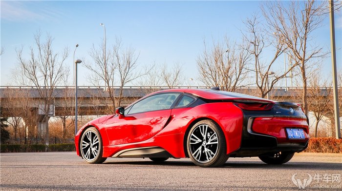 试驾宝马i8视频,宝马i8新款试驾