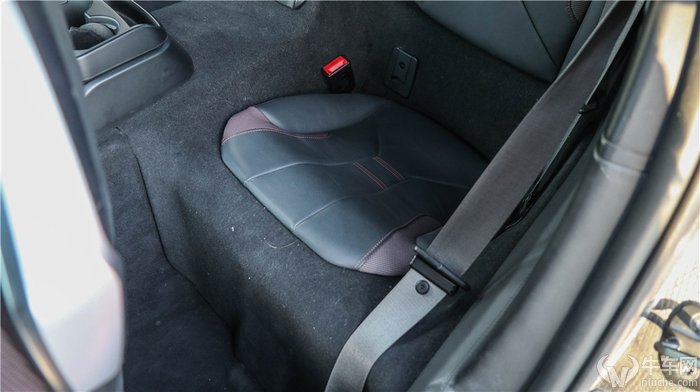 试驾宝马i8视频,宝马i8新款试驾