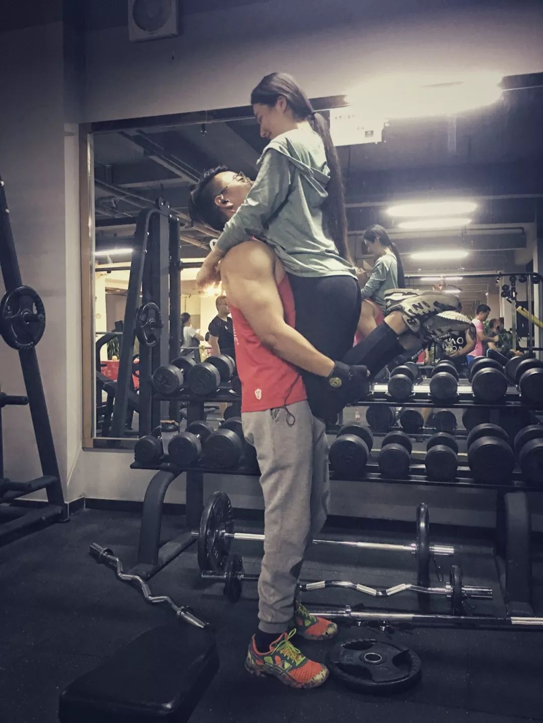 俄罗斯留学生骨折截肢,留学生意外被截肢