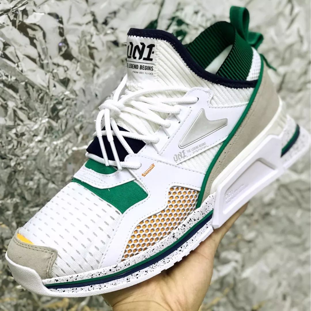 韦德之道7小猪佩奇上脚,匡威韦德球鞋1.5测评