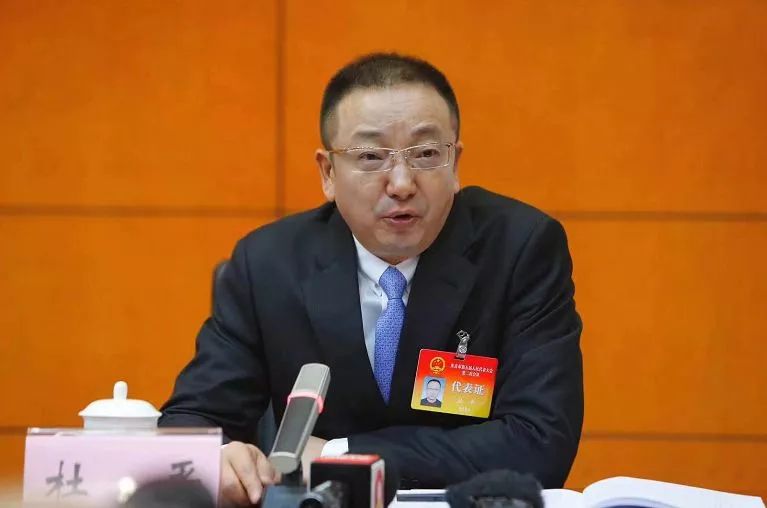 25条举措助力民营经济,两个行动助力民营经济发展方案