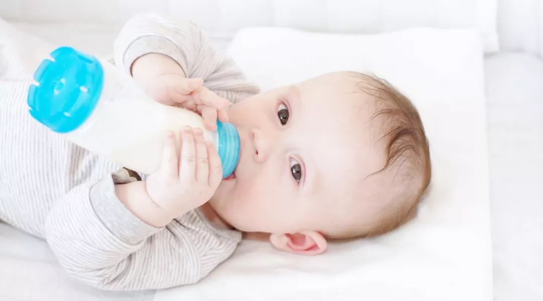 什么时候给孩子断奶最合适了,孩子多大断奶更容易哭闹