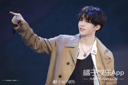 这届站姐太会搞事情！代拍之后又开始代喊，文案必须注入灵魂