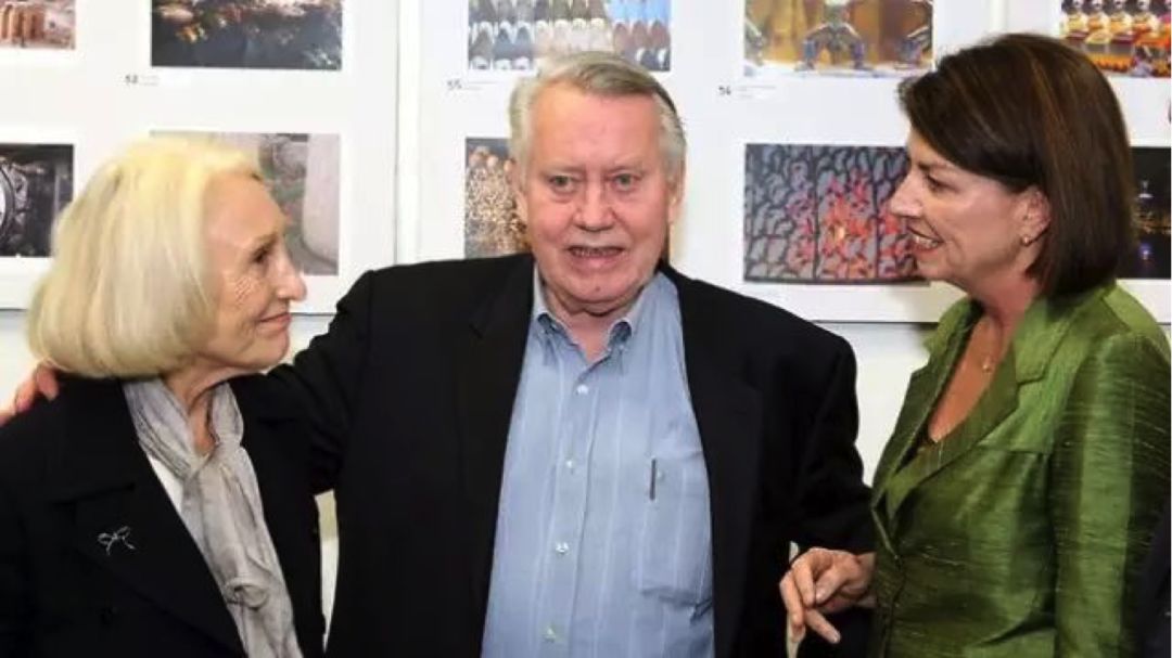 戴15美元手表,戴一亿的手表住什么房