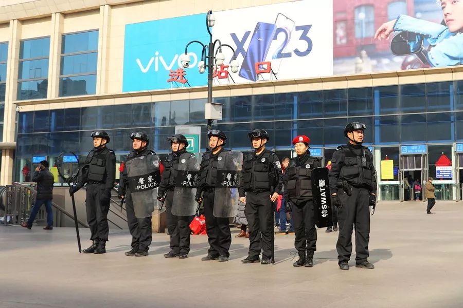 济南大明湖相亲相爱一家人,相亲相爱一家人济南