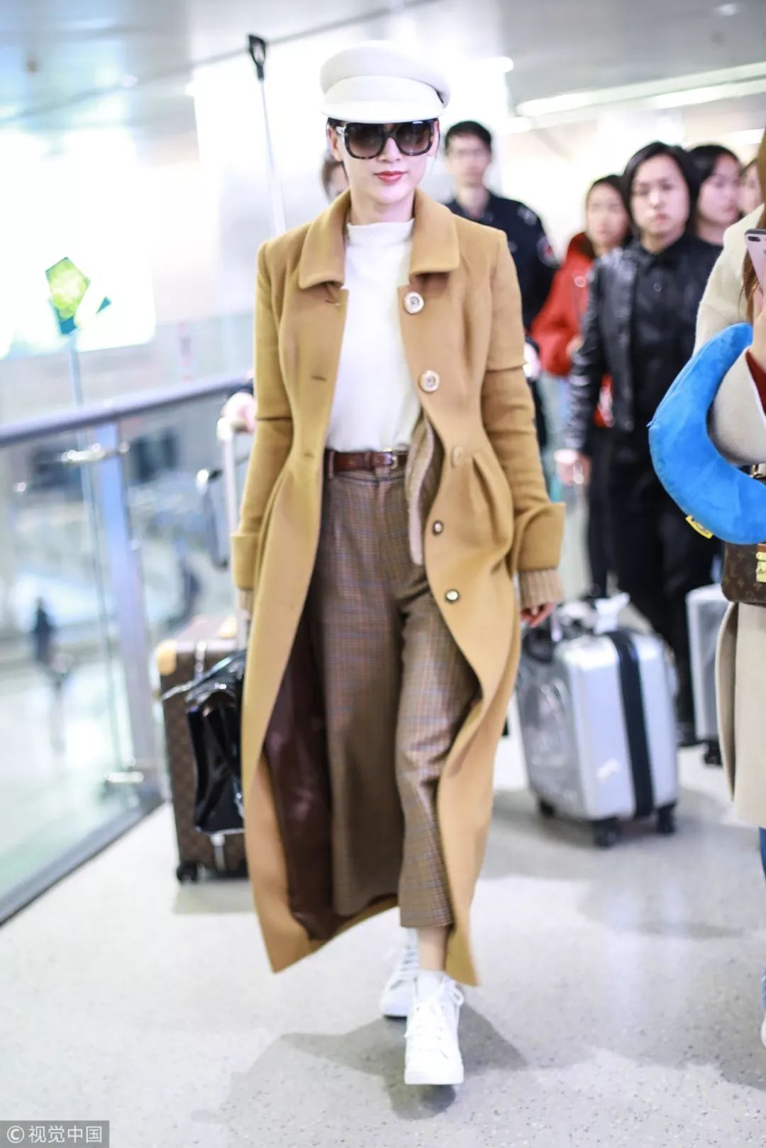 要想生活过得去必须自己要努力,要想生活过得去必须出去