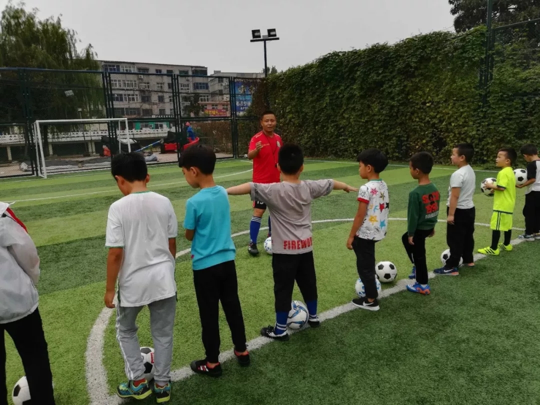 县城业余足球队的梦想：培养下一个梅西