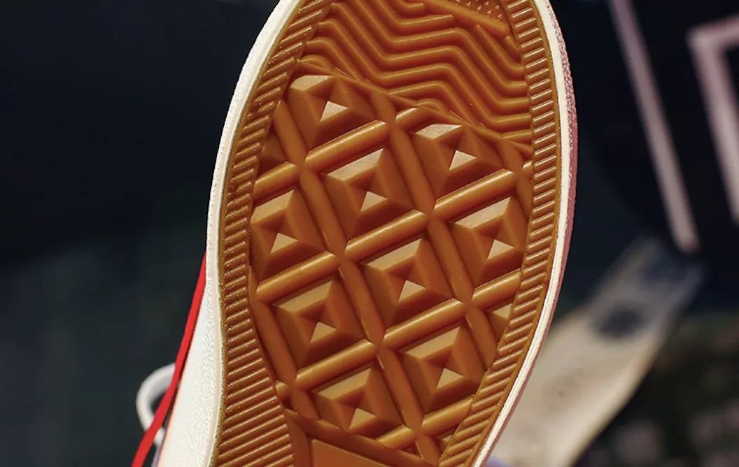 回力鞋子卖10块一双,几十块的回力鞋子是不是正品