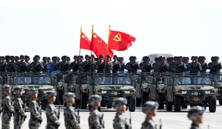 【强军思想引领新征程之一】那一刻，我们光荣接受检阅