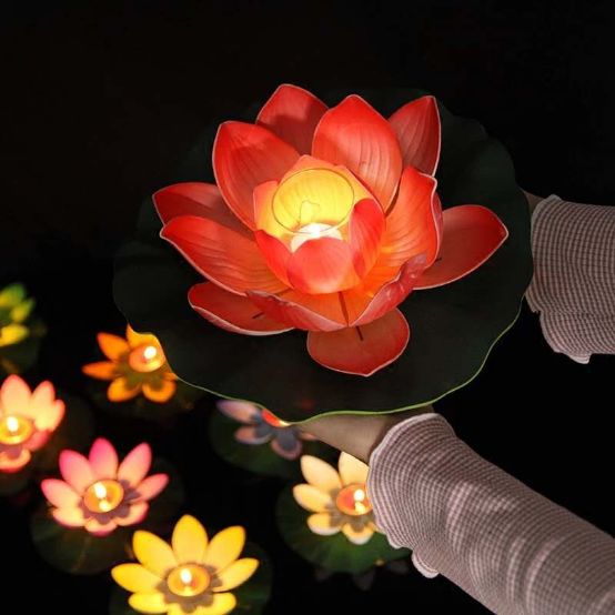 今年元夜时，月与灯如旧活动多红火，请君闹元宵！