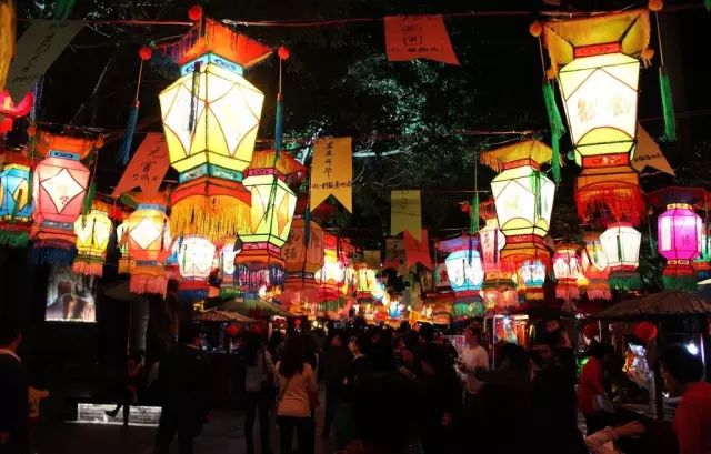 闹元宵猜灯谜线上线下乐不停,元宵猜灯谜的套路要怎么猜