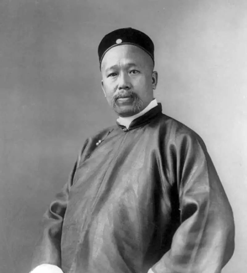 鍗庢枃鑸掍綋,鍗庢枃琛屾シ鍜屽崕鏂囪垝浣撳摢涓洿鍥介