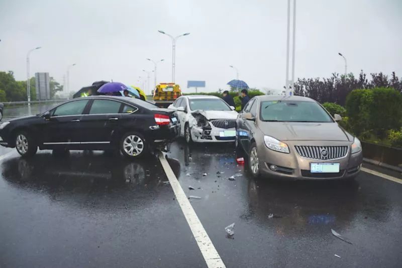 雨天后视镜看不清怎么办小妙招,雨天后视镜小妙招