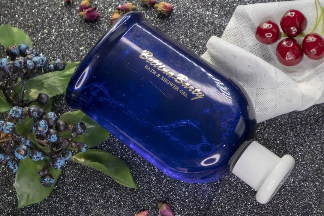 对不起，我没喷香水，那香味是我自带的