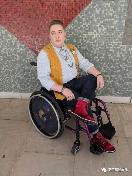 残疾人也能拍出好作品,残疾人的勇敢的视频