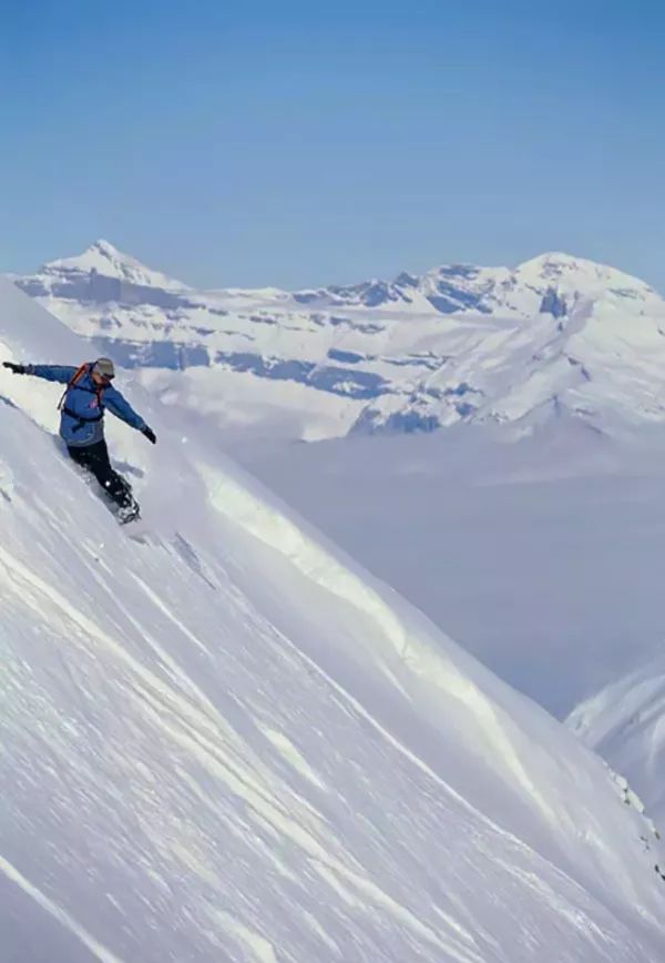 欧洲最高峰乞力马扎罗 (欧洲最高峰厄尔布鲁士峰)
