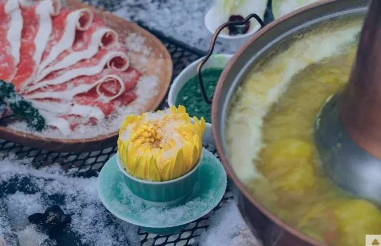 猫爪杯星巴克真的值得买吗,星巴克猫爪杯引发抢购热潮