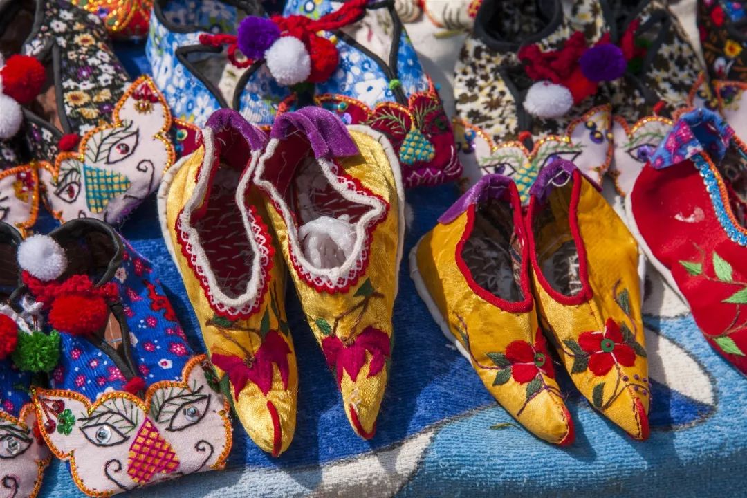 一个猫爪杯被炒至千元，真的不是恋足癖吗？