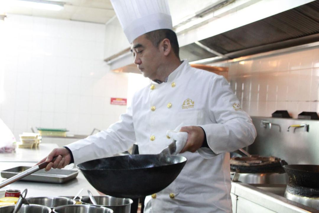 咥一碗西安羊肉泡馍,咥一碗牛羊肉饸饹面