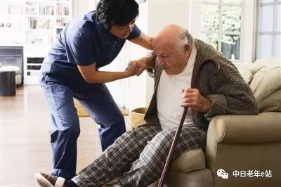 日本老年人家居预防跌倒,老年人预防跌倒小品