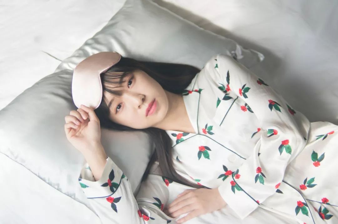初老抗皱从选择真丝枕套开始,真丝枕套美肤秘诀
